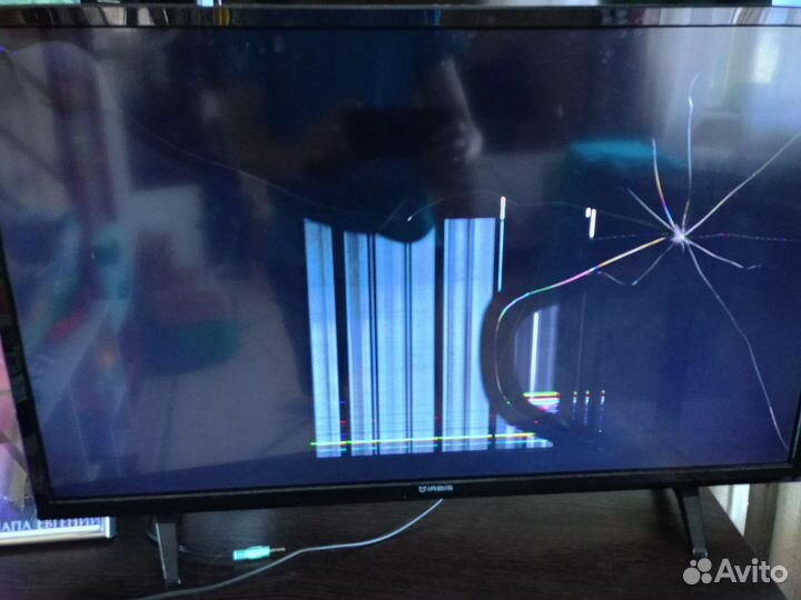 Телевизор smart tv с wifi 32 б/у на запчасти