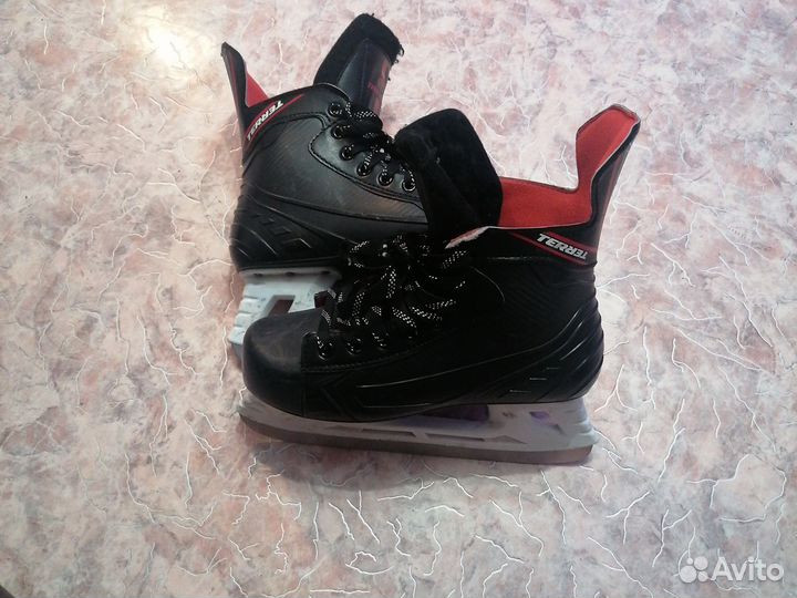 Коньки хоккейные 43 размер