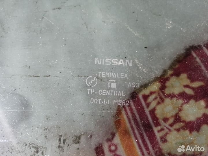 Стекло заднее левое Nissan presage VNU30