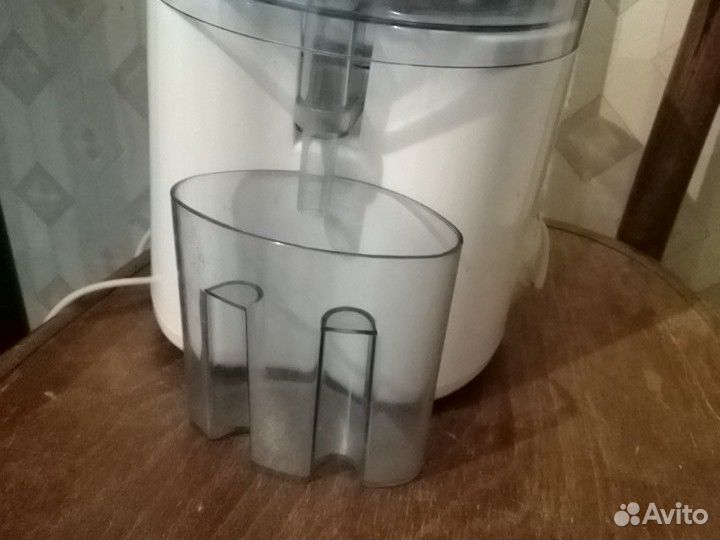 Соковыжималка Smile je 1701