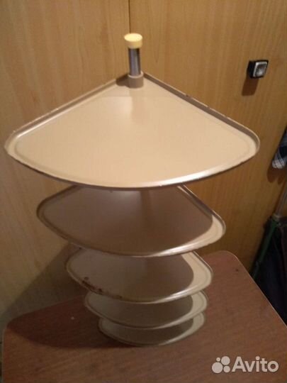 Полка навесная, угловая металлическая, винтаж