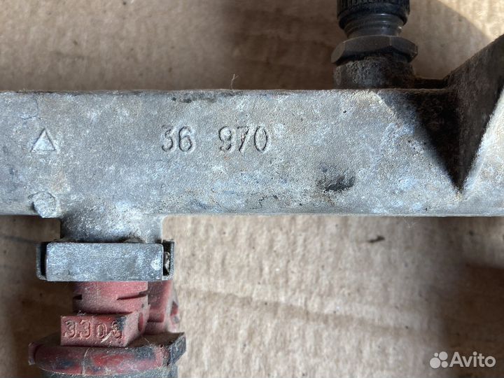 Топливная рампа opel Вектра б 1.8