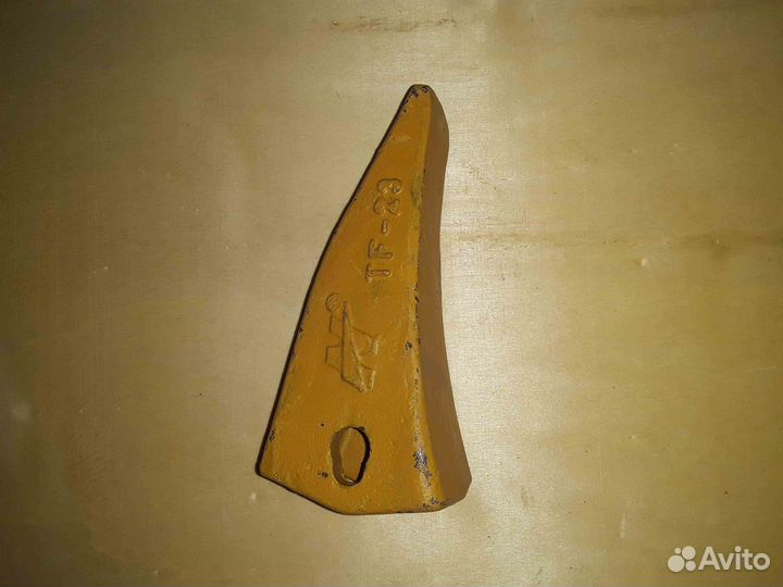 Коронка ковша 23TF передняя Nova