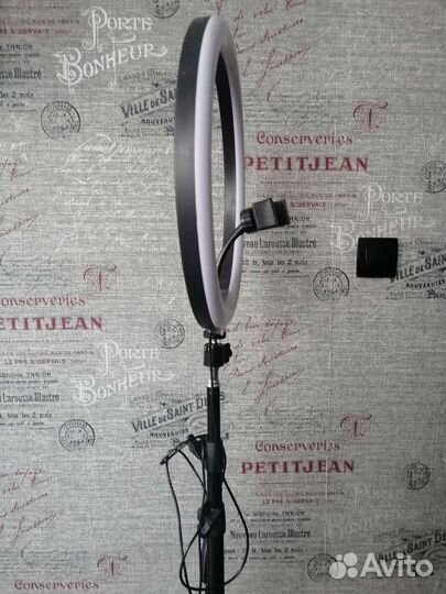 Кольцевая лампа со штативом