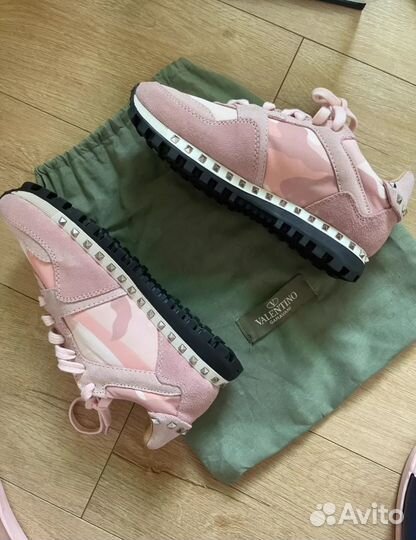 Кроссовки valentino