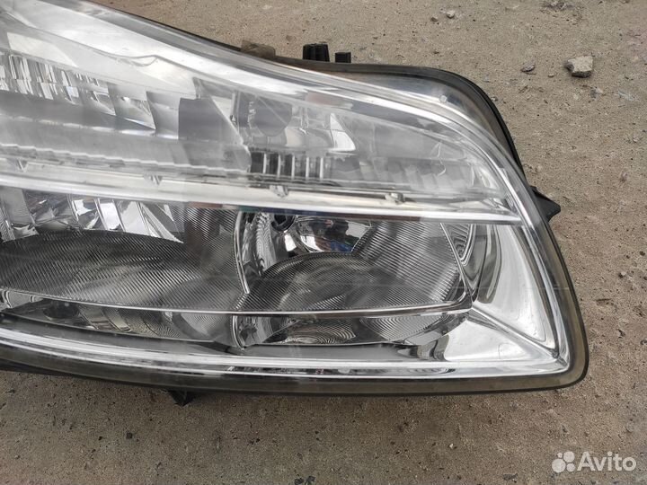 Фара правая на Opel Insignia Галоген