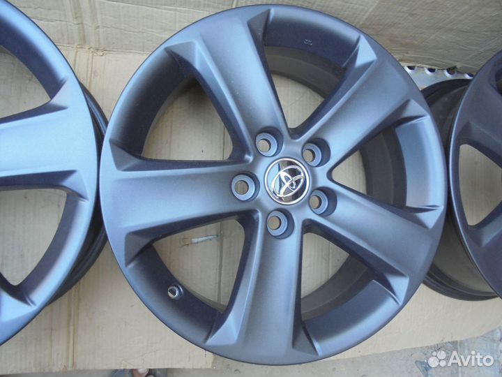 Оригинальные литые диски Toyota Rav 4 7J R17 et39