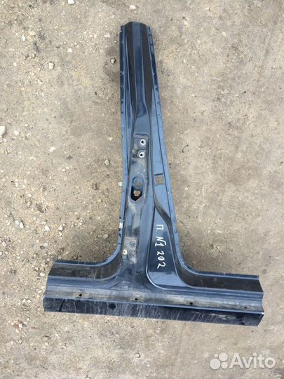 Крыло заднее правое Mercedes W202