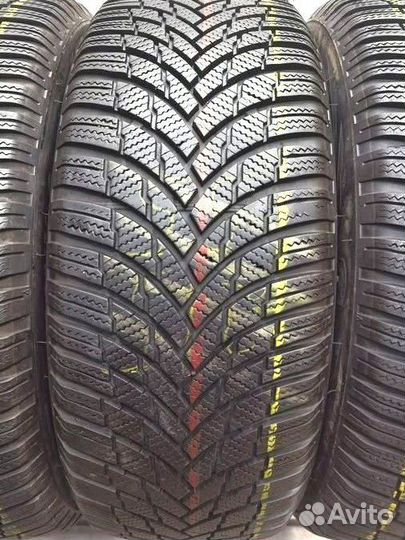 Firestone Winterhawk 4 215/55 R17 98V