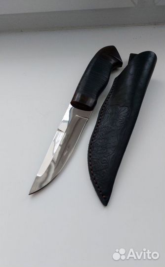 Нож финка с сучком