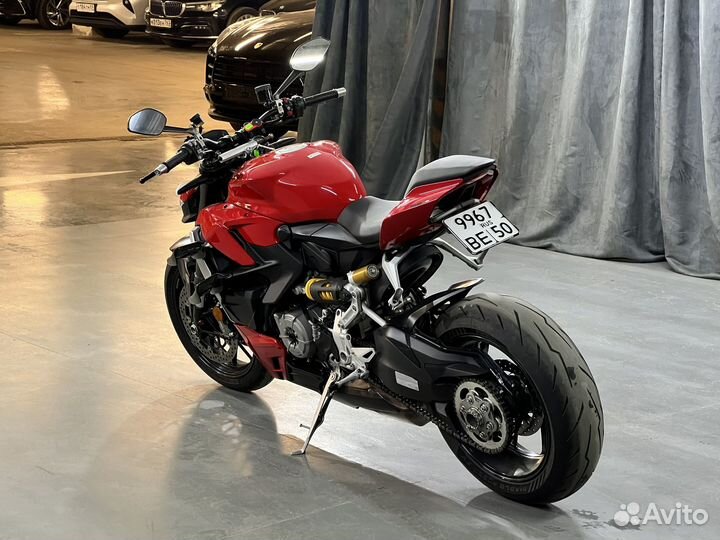 Ducati Streetfighter v2