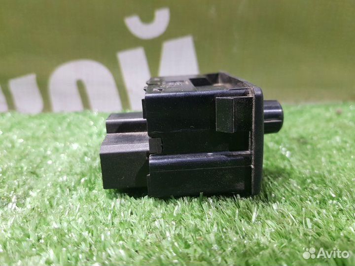 Блок управления зеркалами Nissan Wingroad Y10