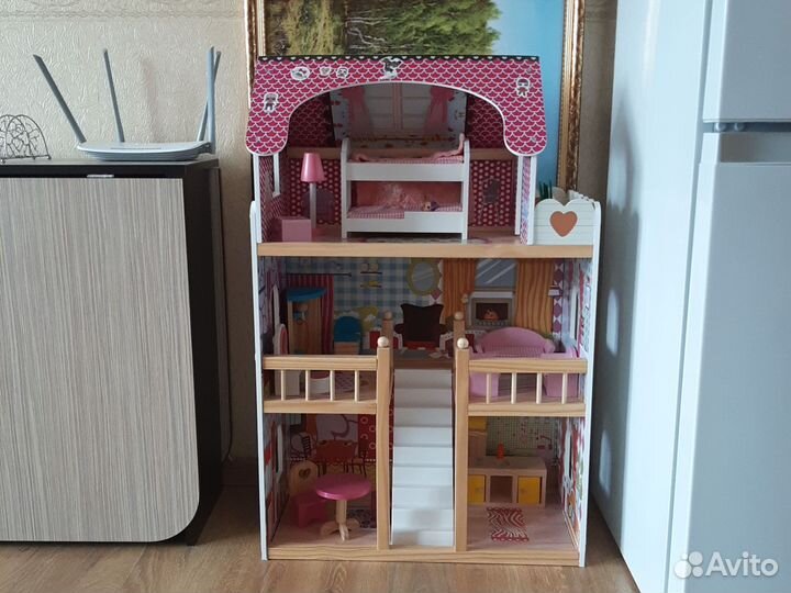 Кукольный домик с мебелью
