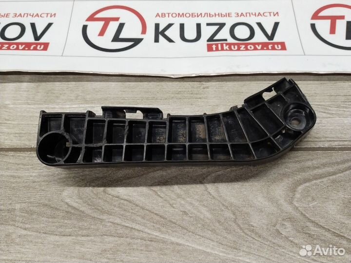 Кронштейн переднего бампера Camry 40 правый