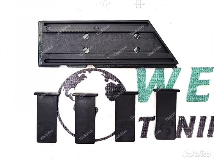 Шильдик M в любую решетку BMW M5 F90 глянцевый