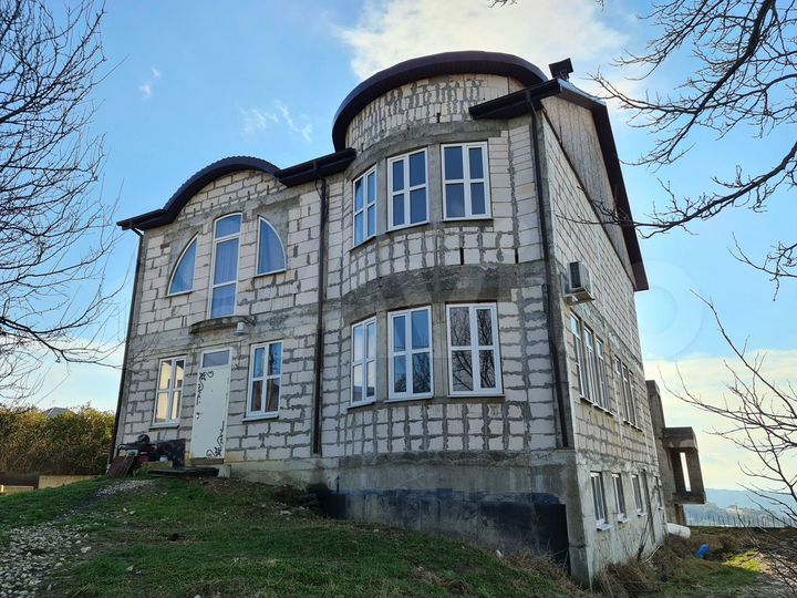 Дом 285,5 м² на участке 8 сот.