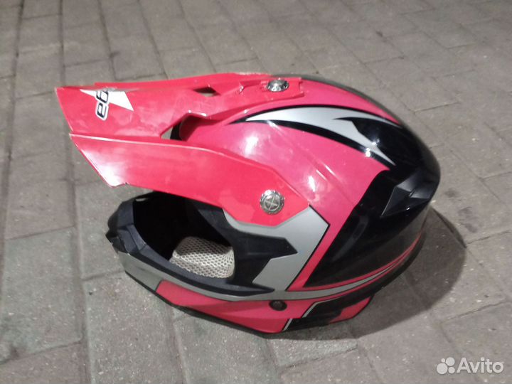 Горнолыжный шлем