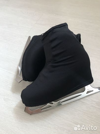 Чехлы на фигурные коньки