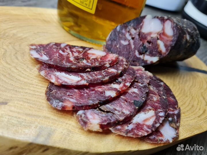Сыровяленая колбаса