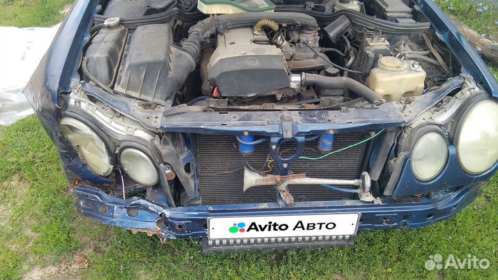 Mercedes-Benz E-класс 2.0 МТ, 1999, битый, 367 000 км