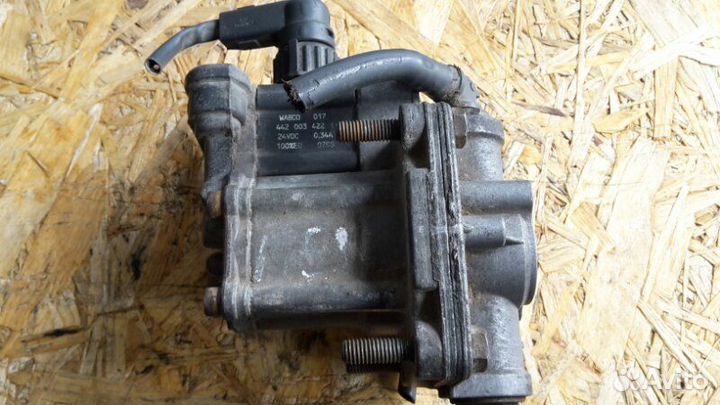 Клапан ускорительный Mercedes Benz Actros MP1