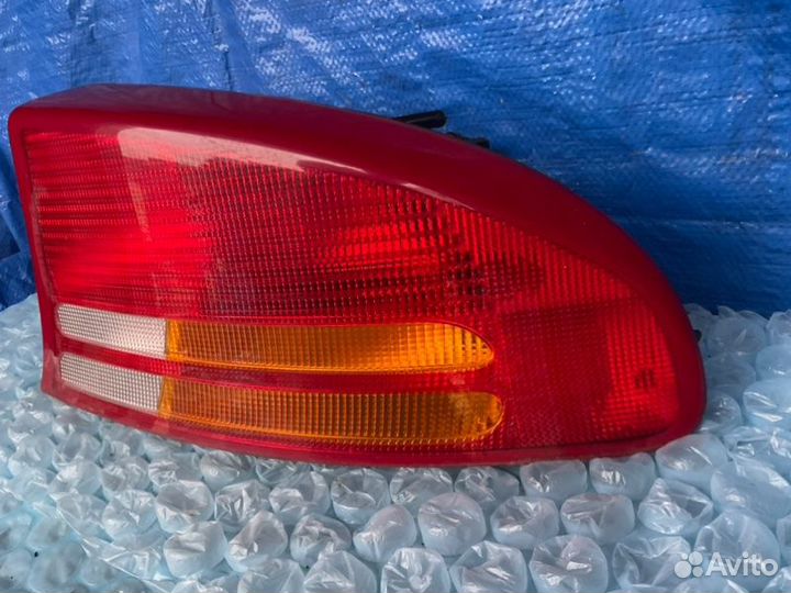 Фонарь задний правый Dodge Intrepid SDN 2.7L V6