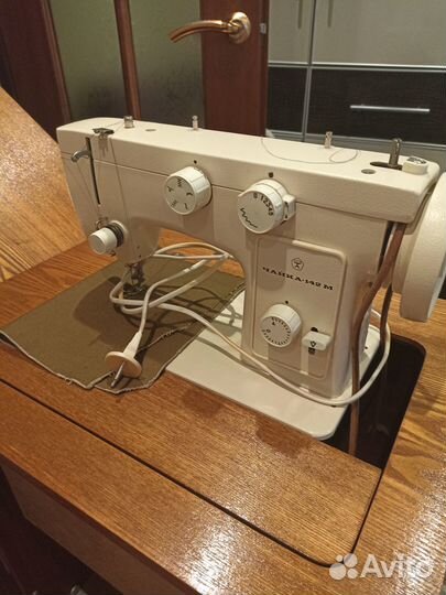 Швейная машинка чайка 142м