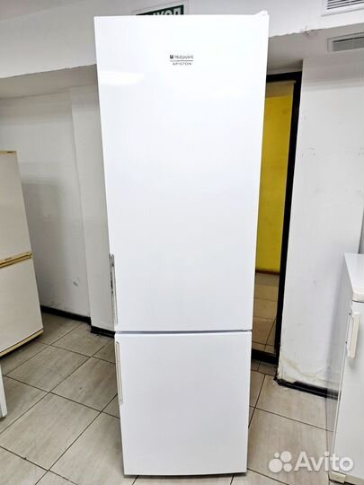 Холодильник No Frost Hotpoint Ariston 197см бу
