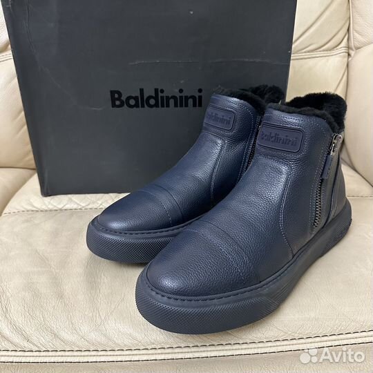 Новые кроссовки Baldinini 41р