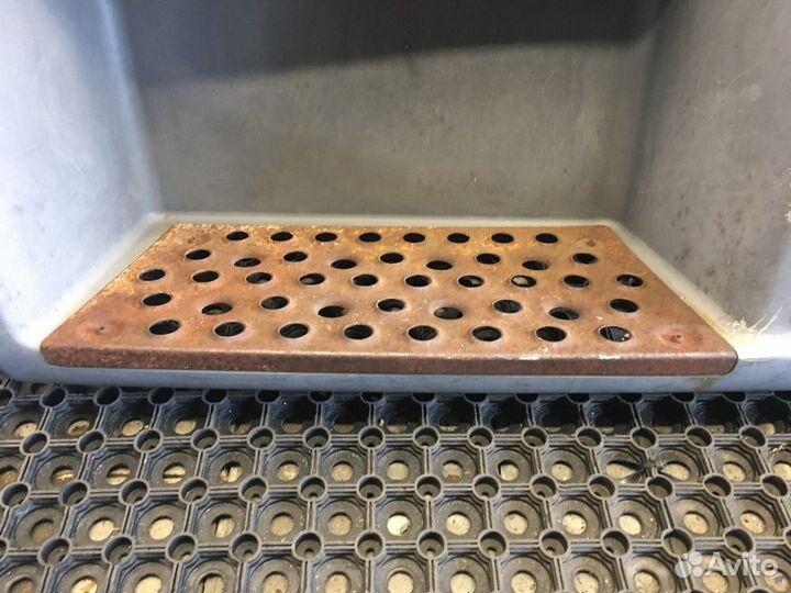 Корпус подножек левый Mercedes-Benz Atego