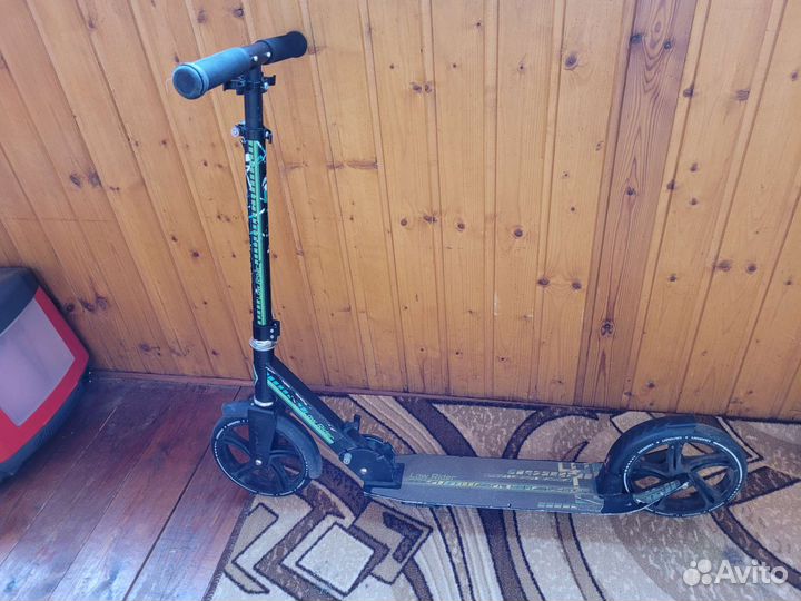 Самокат с большими колесами