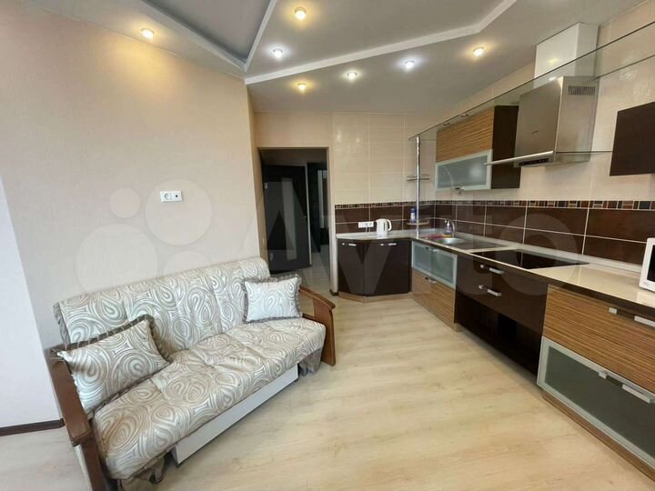 2-к. квартира, 60 м², 10/15 эт.