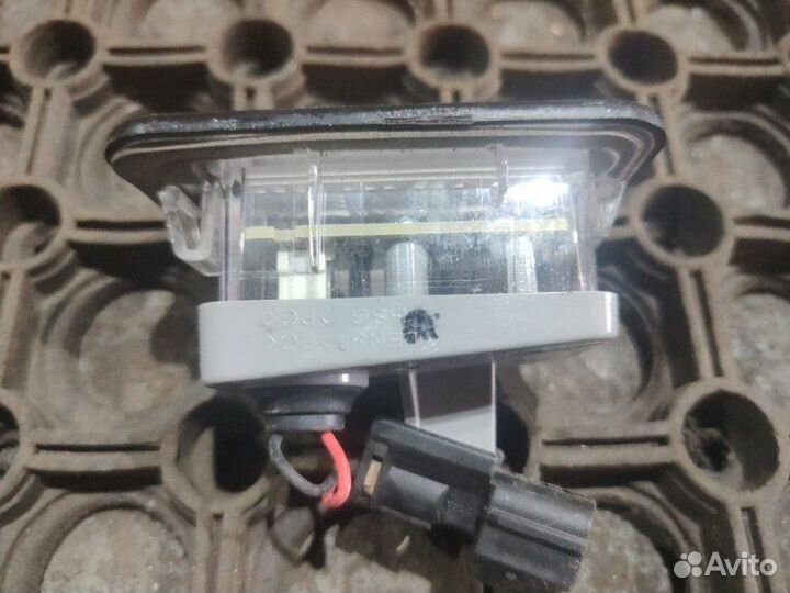 Подсветка номера задняя левая Genesis G70 седан