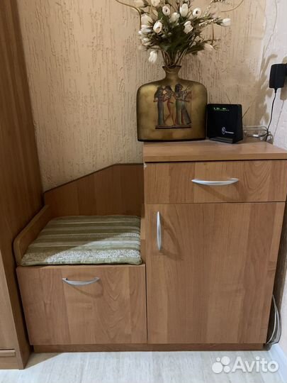 Обувница с сиденьем и ящиком