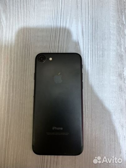iPhone 7, 32 ГБ