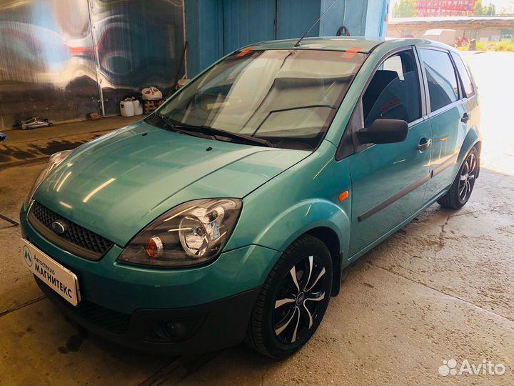 Стекло лобовое Ford Fiesta с гарантией