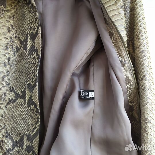 Куртка 44-46 демисезонная женская из питона