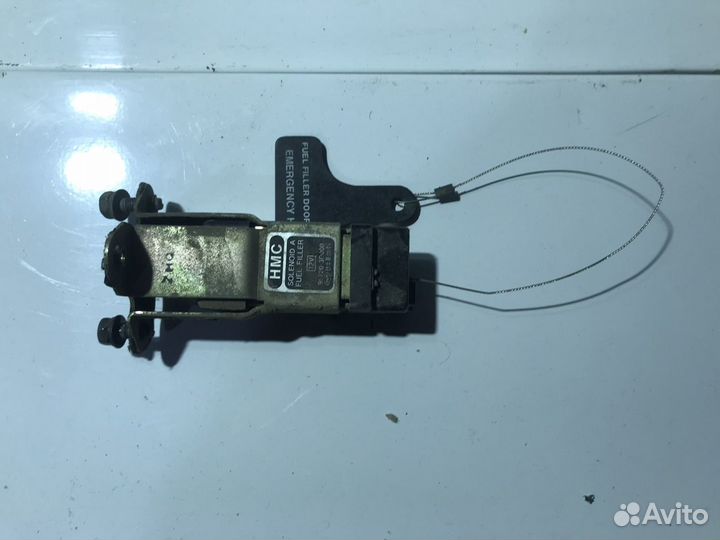 Замок лючка бензобака Hyundai Sonata EF