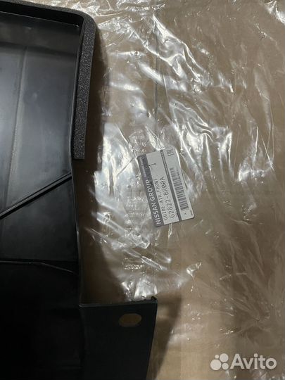 62822BR00A Воздуховод/дефлектор на радиатор nissan