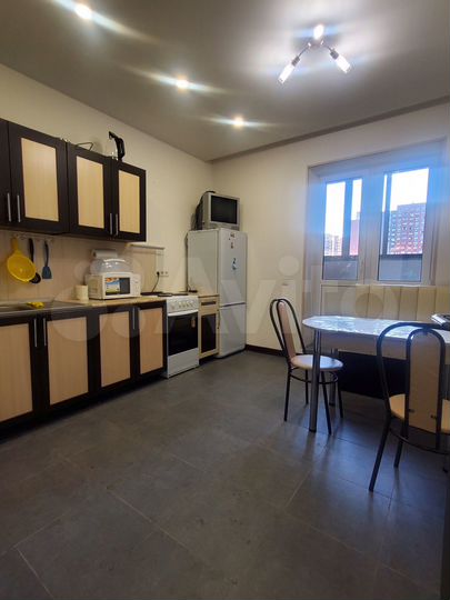 2-к. квартира, 56 м², 2/18 эт.