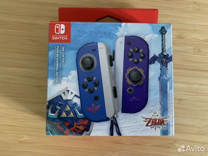Nintendo Switch Joy-Con Zelda Skyward Edition