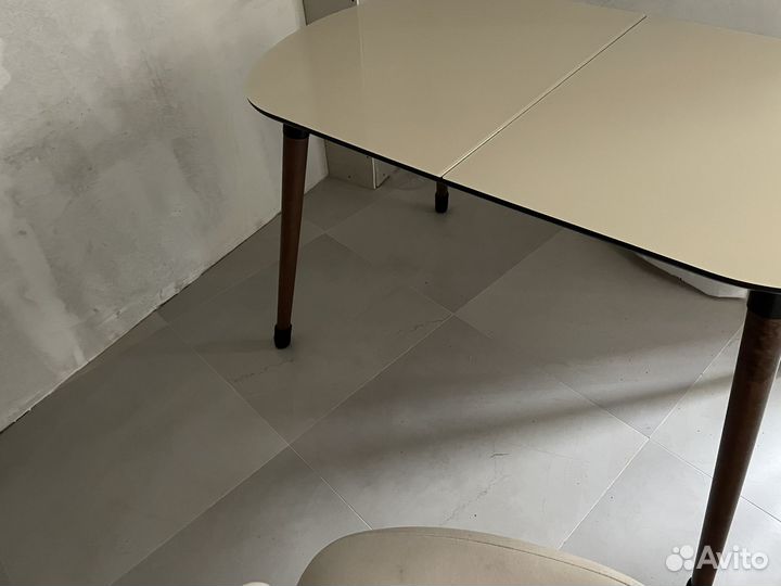 Кухонный стол