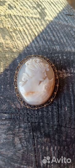 Старинная камея брошь