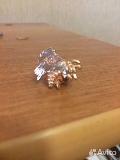 Брошь пчела