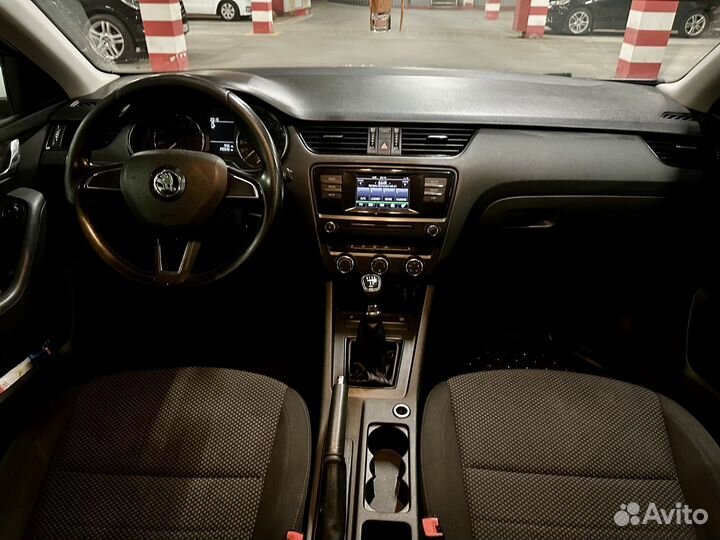 Skoda Octavia 1.6 МТ, 2016, 290 000 км