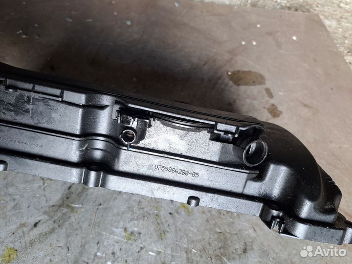 Крышка клапанов Peugeot 308