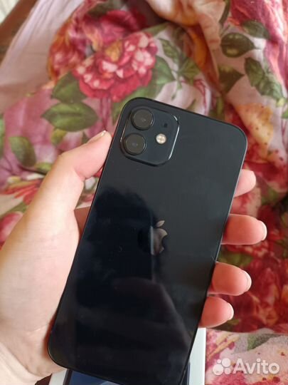 iPhone 12, 64 ГБ