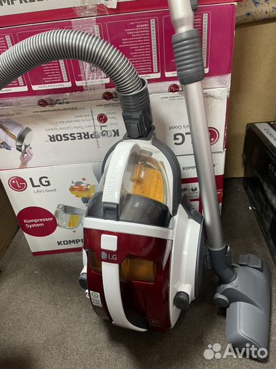 Пылесос Lg Kompressor vk89383hu