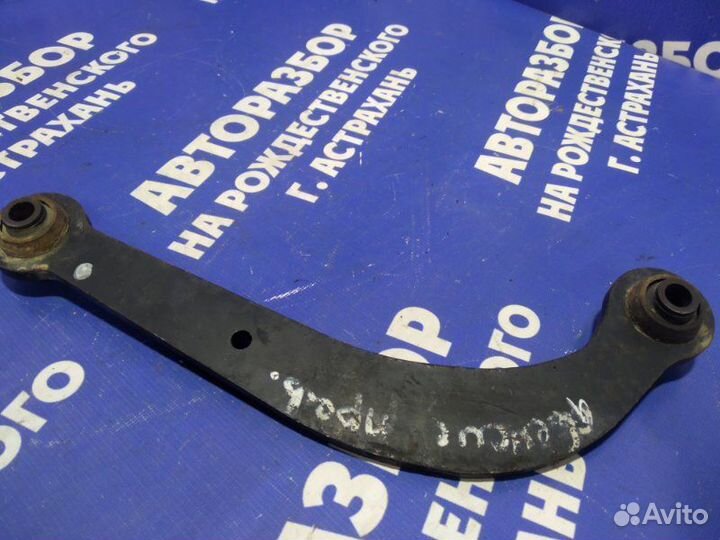 Задняя правая поперечная тяга Toyota Avensis седан