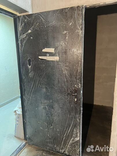 Дверь входная бу правая петля открывание внутрь